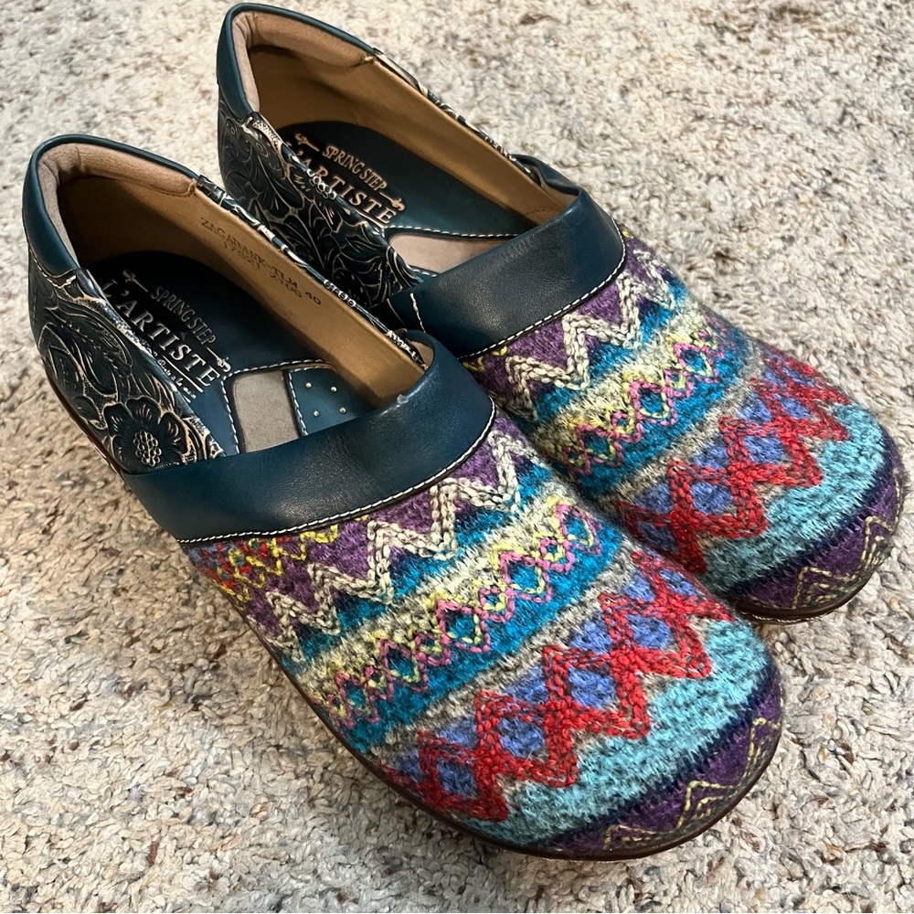 L’Artiste Spring Step Tapestry Clogs Size 40